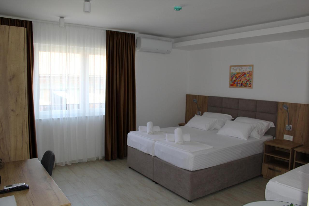 באניה לוקה Royal Apartmani מראה חיצוני תמונה