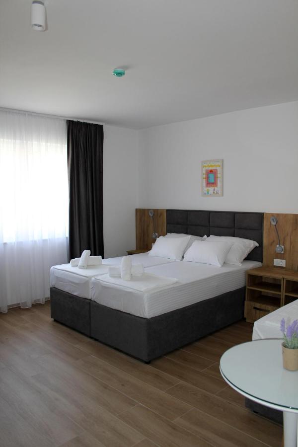 באניה לוקה Royal Apartmani מראה חיצוני תמונה